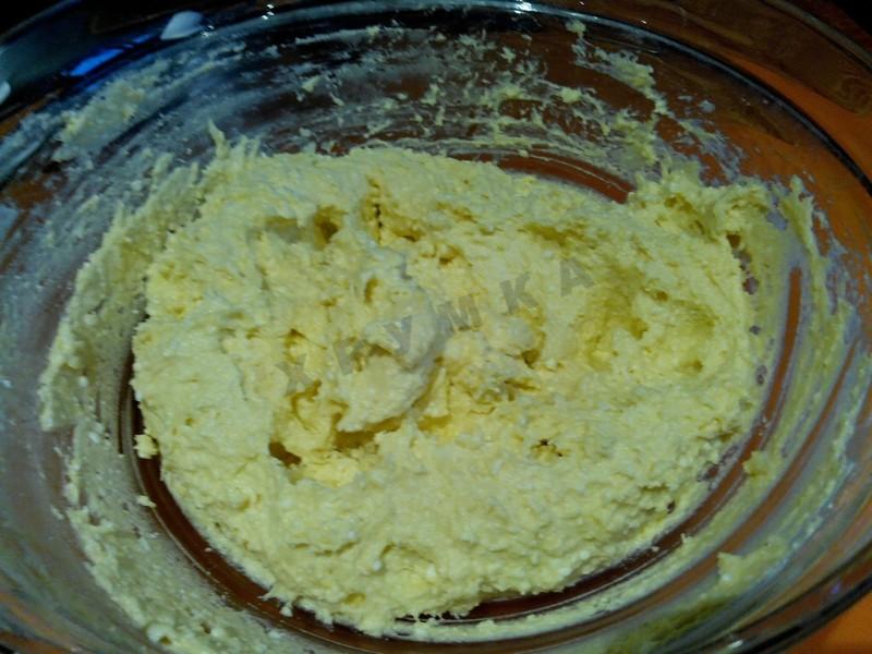 Шаг 4 приготовления Сырники с клубникой и клубничным сиропом