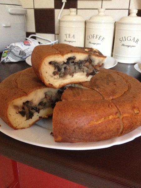 Обложка рецепта Пирог с картошкой и грибами в мультиварке