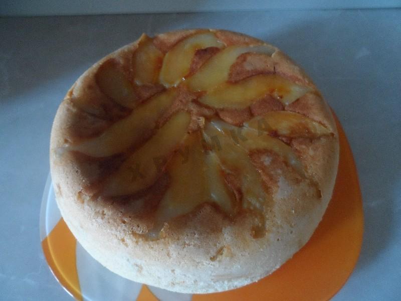 Шаг 12 приготовления Шарлотка с грушами в мультиварке