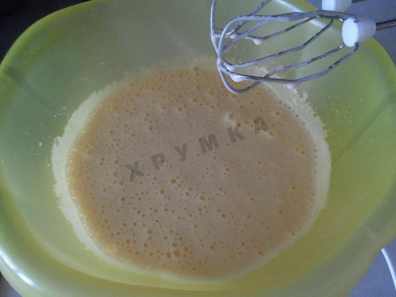 Шаг 4 приготовления Шарлотка с грушами в мультиварке