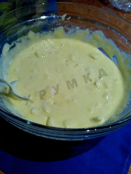 Шаг 8 приготовления Шарлотка с яблоками в мультиварке с манкой