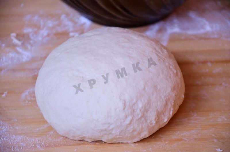 Шаг 10 приготовления Бездрожжевой пирог с начинкой из бекона и квашеной капусты