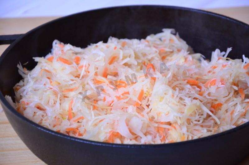 Шаг 3 приготовления Бездрожжевой пирог с начинкой из бекона и квашеной капусты