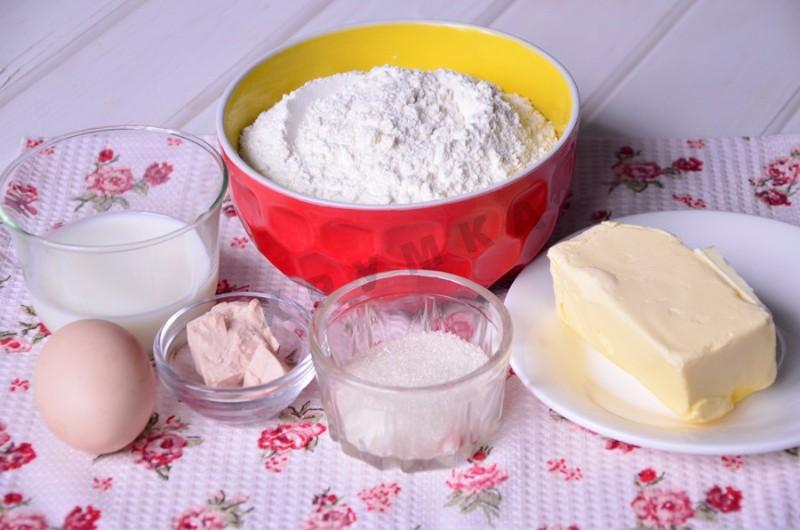 Шаг 1 приготовления Треугольники с маком