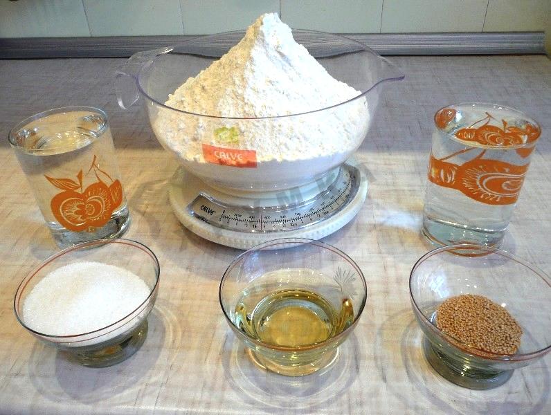Шаг 1 приготовления Тонкие лепешки из теста Удмуртские табани