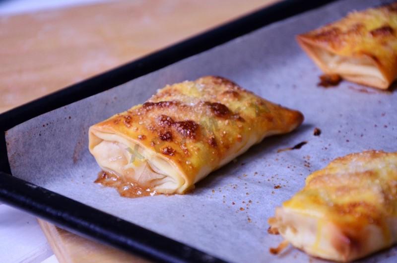 Шаг 6 приготовления Пирожки с яблоками из теста фило в духовке