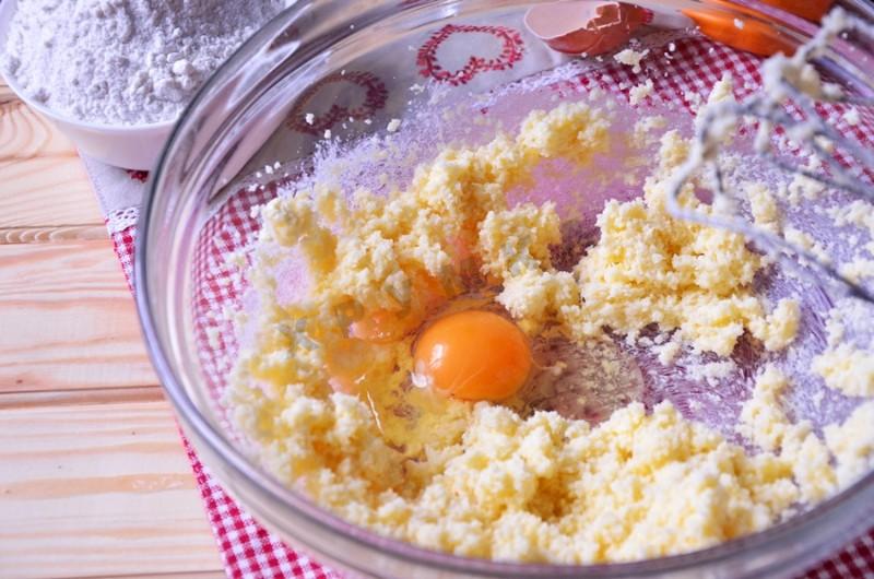 Шаг 3 приготовления Мандариновый кекс на сливках и сливочном масле