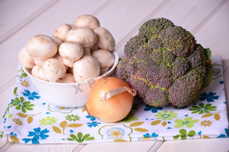 Шаг 1 приготовления Пирог с брокколи и грибами