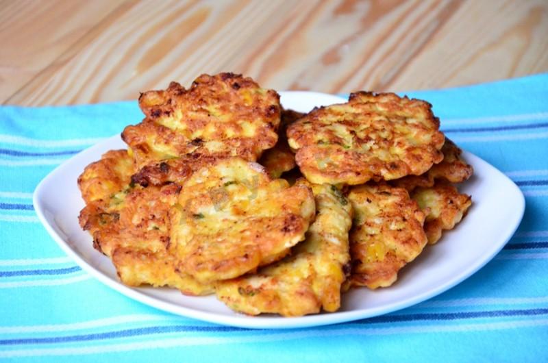 Шаг 8 приготовления Оладьи из курицы и кукурузы