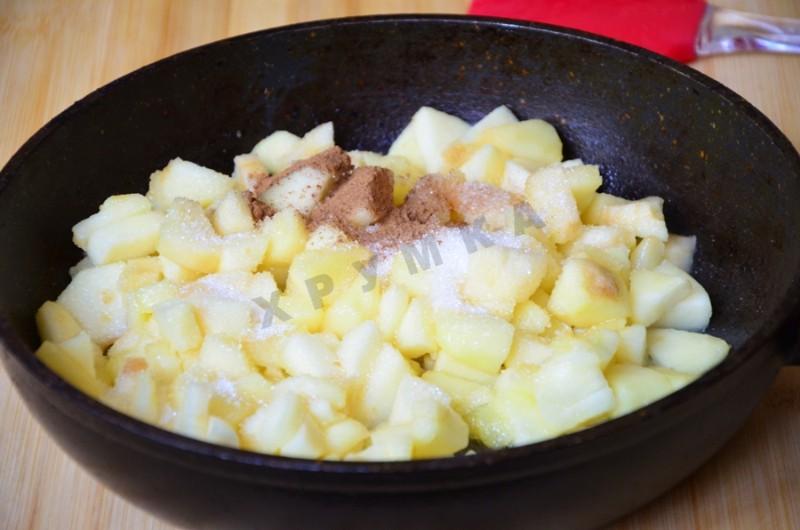 Шаг 8 приготовления Дрожжевая коса пирог с яблоками