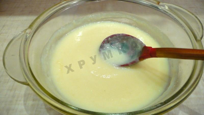 Шаг 10 приготовления Простой двухслойный бисквит с пропиткой