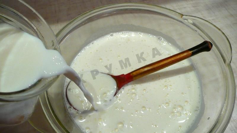 Шаг 9 приготовления Простой двухслойный бисквит с пропиткой