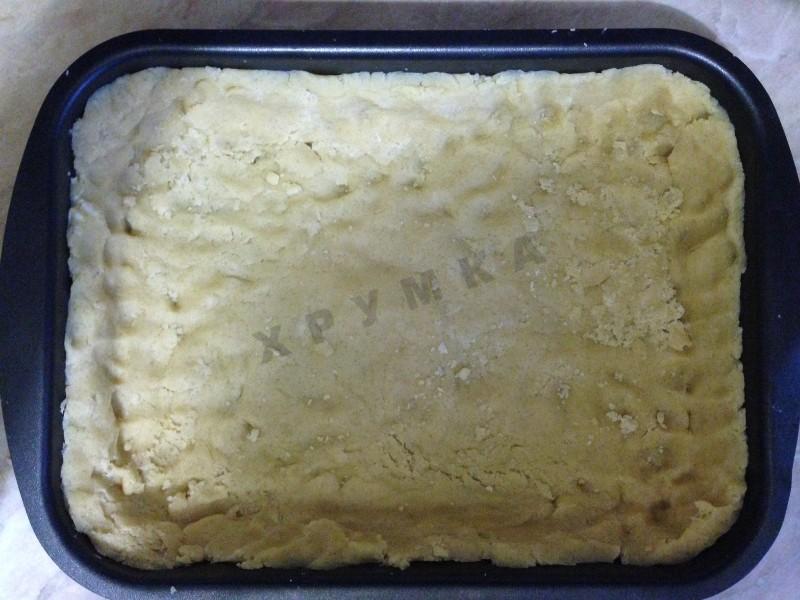 Шаг 3 приготовления Пирог чизкейк с творожной начинкой и фруктами
