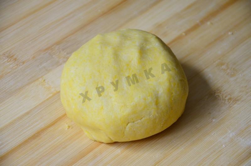 Шаг 5 приготовления Пирог песочная галета с персиками