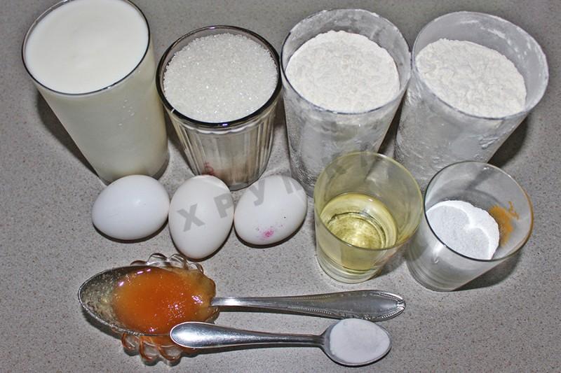 Шаг 1 приготовления Пряники глазурированные с медом и кефиром