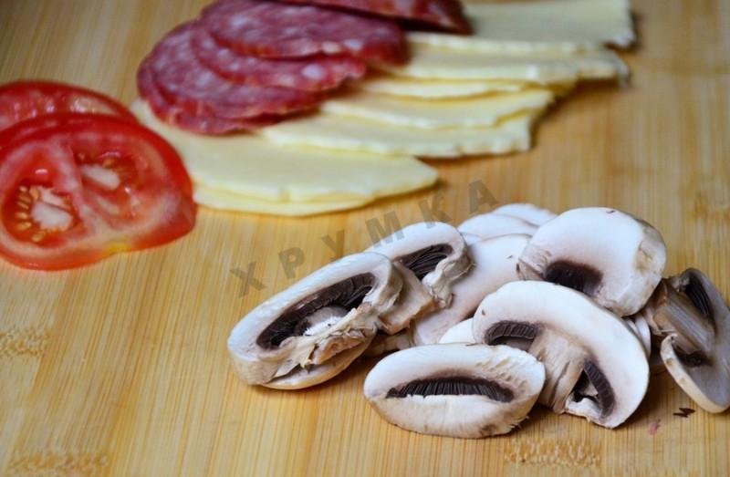 Шаг 7 приготовления Закусочный пирог с помидорами сыром и кабачками