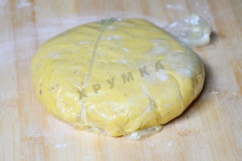 Шаг 5 приготовления Печенье на сметане Крендельки