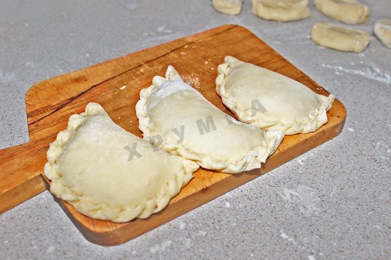 Шаг 9 приготовления Пирожки с мясом жареные на сковороде Посикунчики