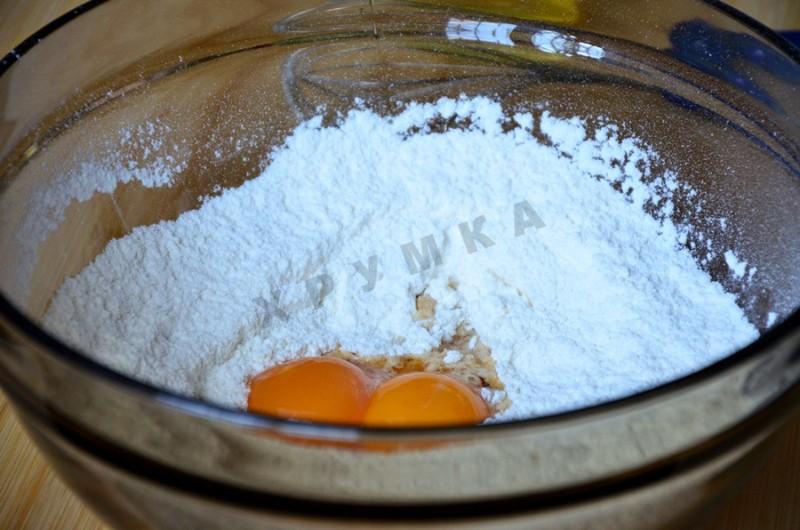 Шаг 3 приготовления Блинчики с начинкой под вишневым соусом