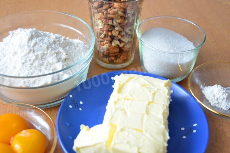 Шаг 1 приготовления Печенье на желтках с грецким орехом