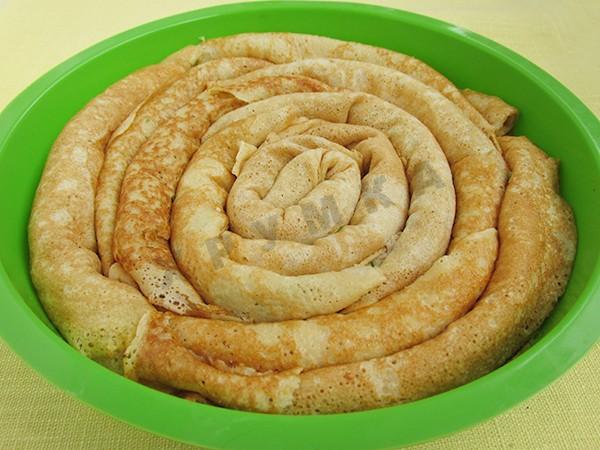 Шаг 10 приготовления Блинный пирог из блинов с курицей