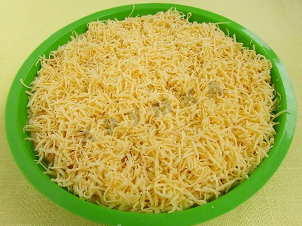 Шаг 16 приготовления Блинный пирог из блинов с курицей