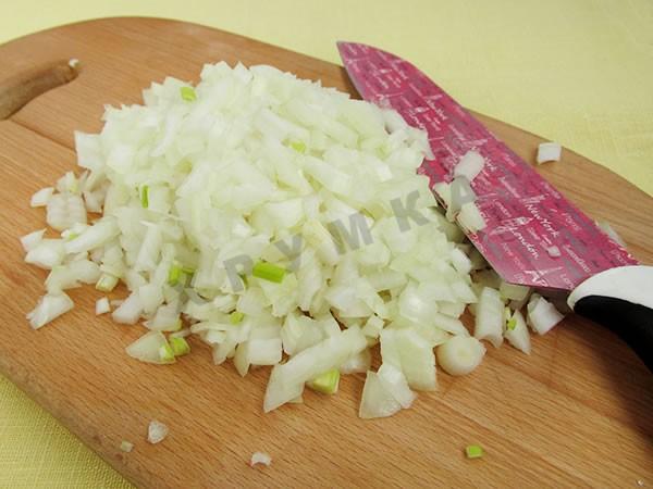 Шаг 2 приготовления Блинный пирог из блинов с курицей