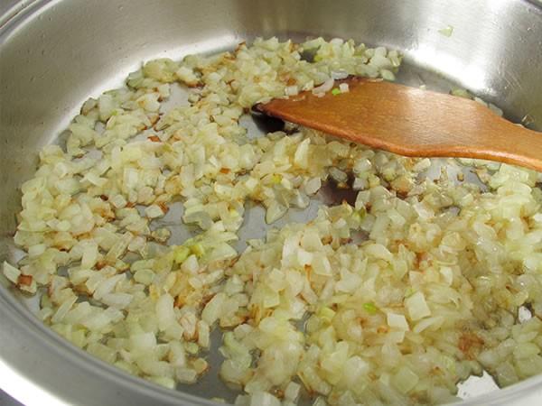 Шаг 4 приготовления Блинный пирог из блинов с курицей