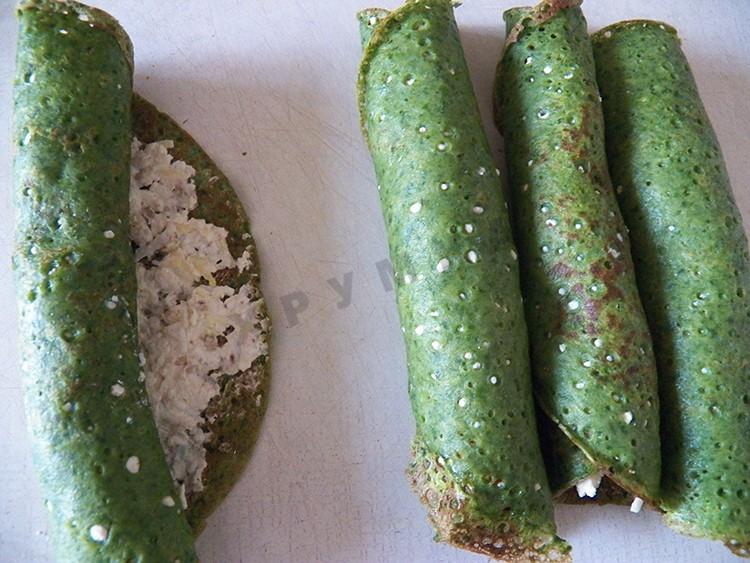 Шаг 16 приготовления Блины со шпинатом с начинкой из сыра, чеснока и орехов