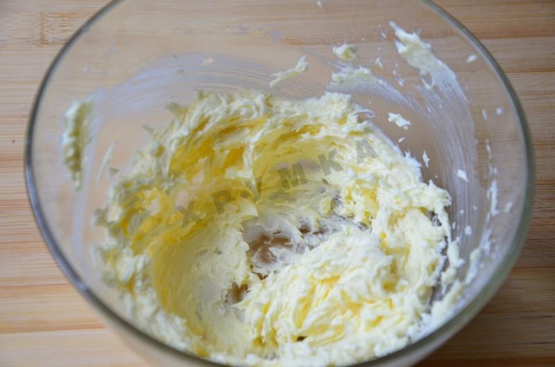 Шаг 2 приготовления Печенье Курабье с яблочным джемом и корицей