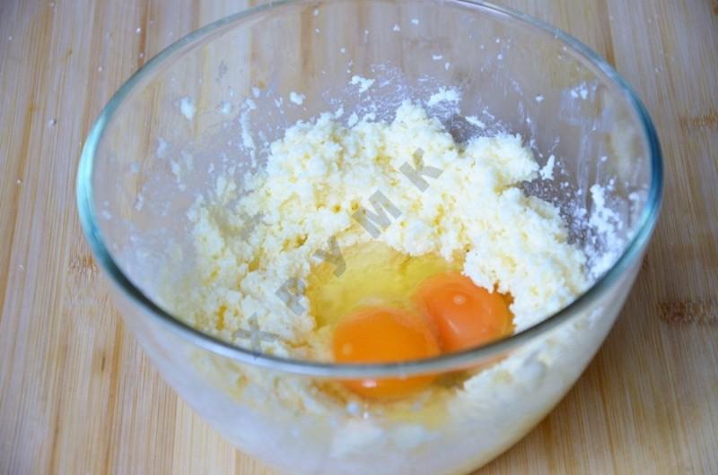 Шаг 3 приготовления Капкейки с белым шоколадом и фисташками