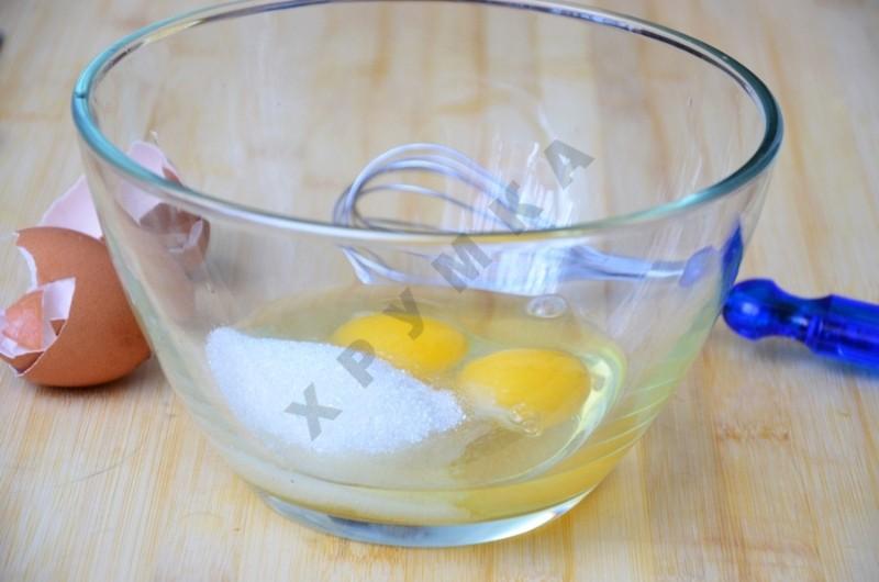 Шаг 3 приготовления Маффины с яблоками и корицей на сливках