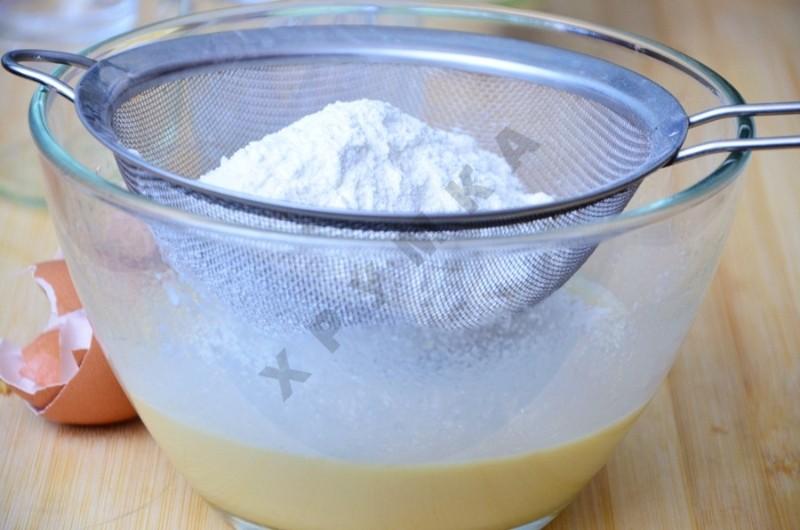 Шаг 5 приготовления Маффины с яблоками и корицей на сливках