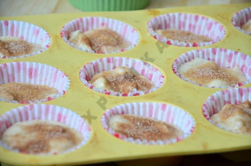 Шаг 7 приготовления Маффины с яблоками и корицей на сливках