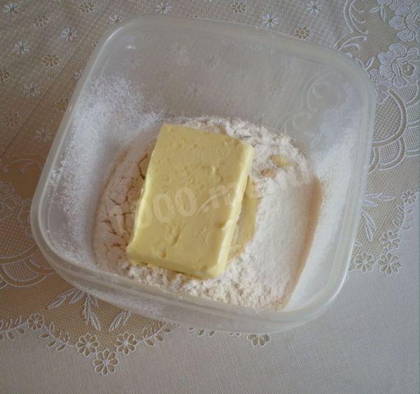 Шаг 2 приготовления Пирог с финиками Лакомка тертый