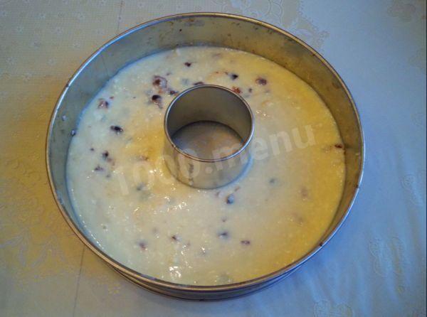 Шаг 5 приготовления Пирог с финиками Лакомка тертый