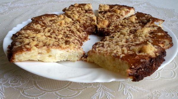 Шаг 8 приготовления Пирог с финиками Лакомка тертый