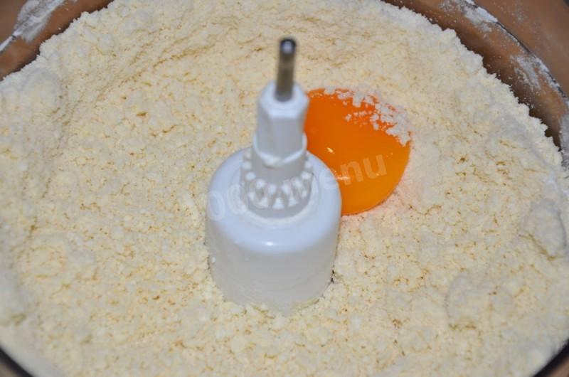 Шаг 4 приготовления Творожные рогалики с ореховой начинкой