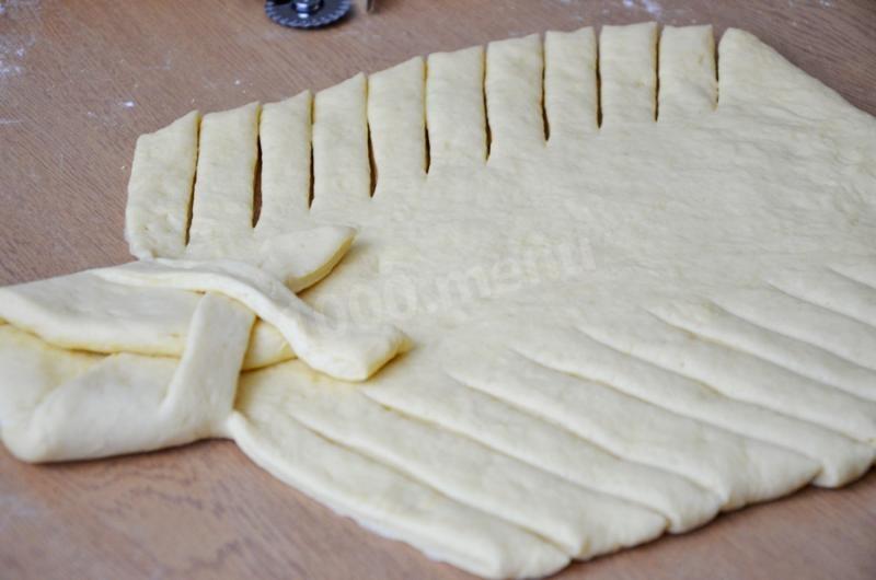 Шаг 11 приготовления Дрожжевая плетенка с орехами