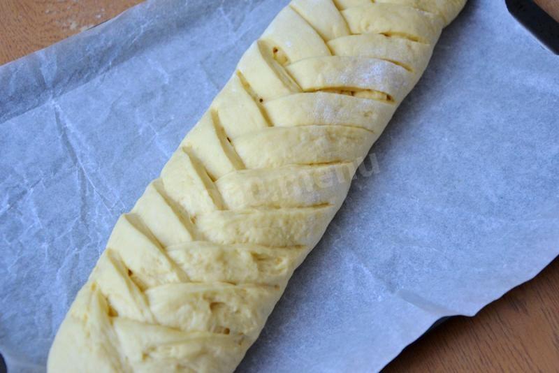 Шаг 13 приготовления Дрожжевая плетенка с орехами