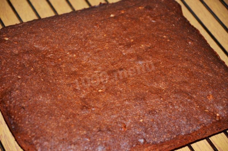 Шаг 8 приготовления Шоколадный пирог с грецкими орехами