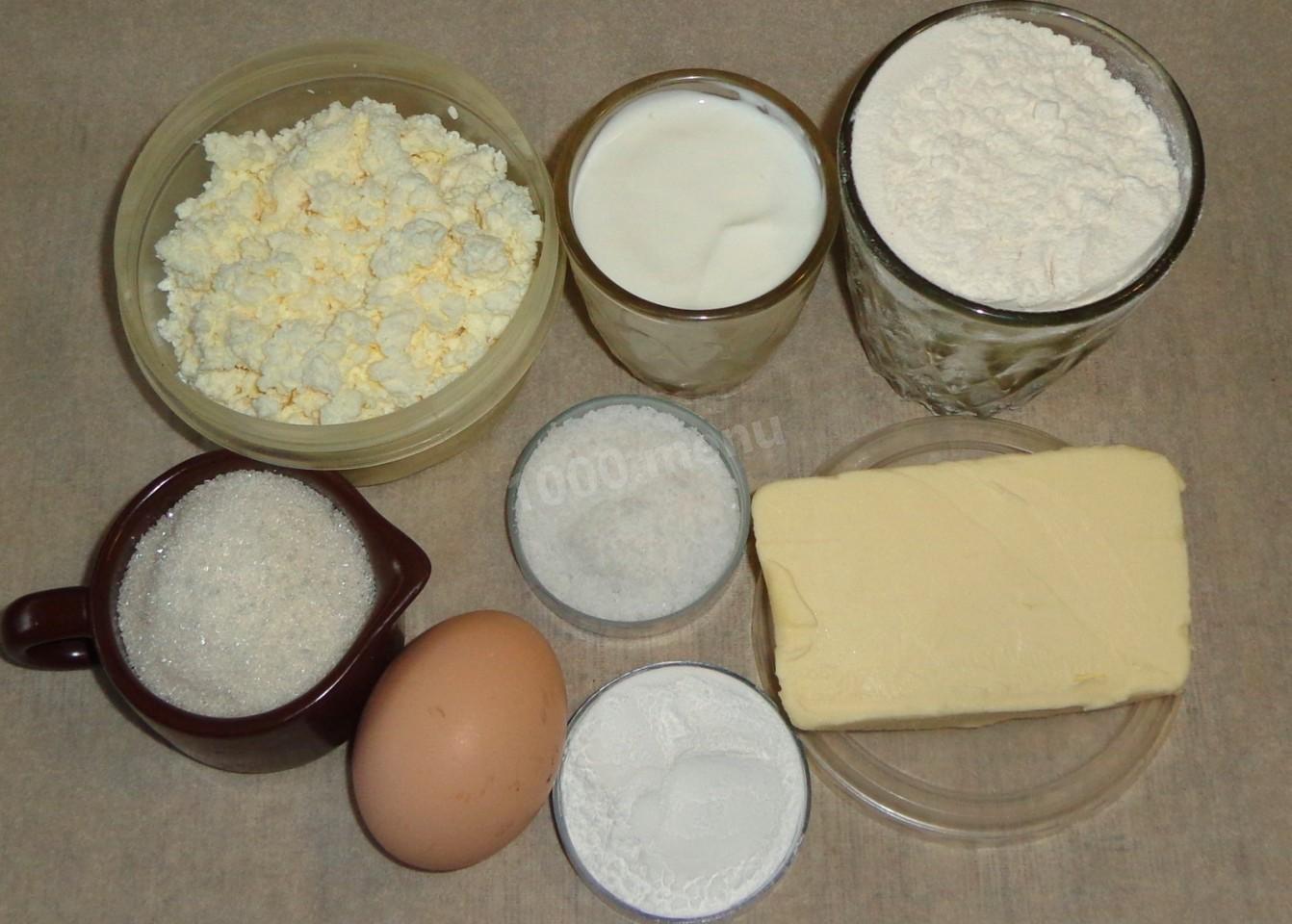 Шаг 1 приготовления Вкусные творожные рогалики с медом