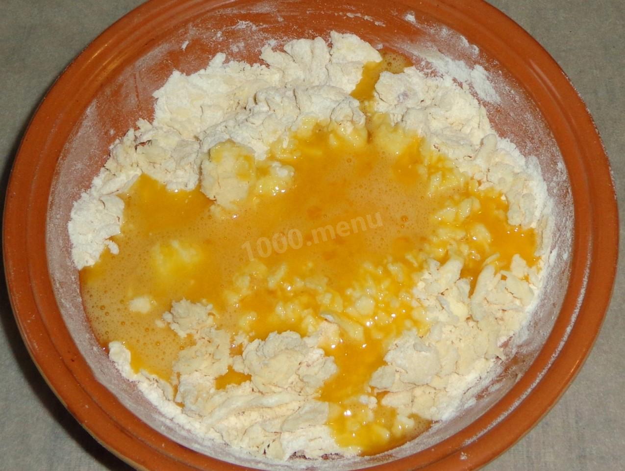 Шаг 4 приготовления Вкусные творожные рогалики с медом
