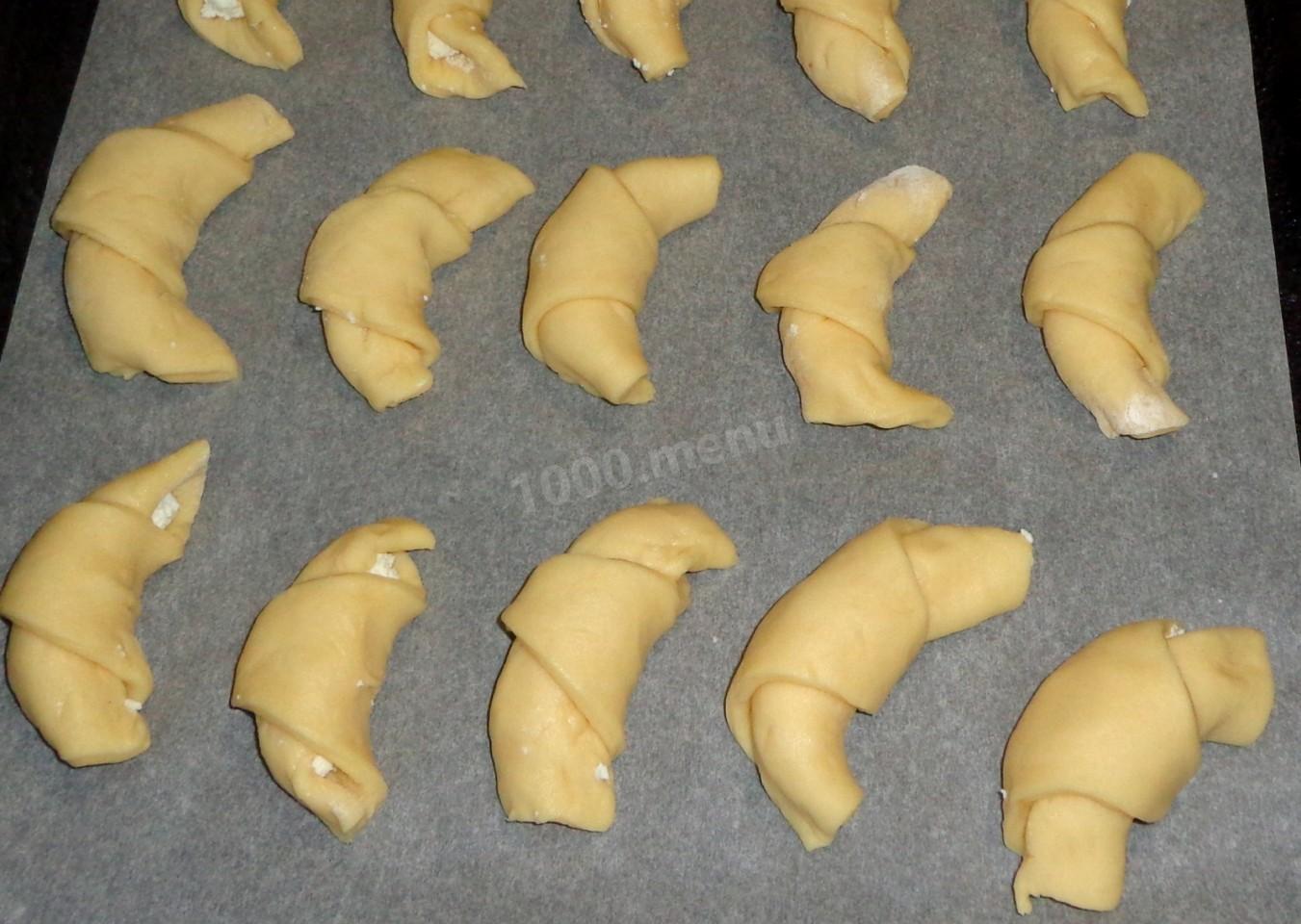Шаг 9 приготовления Вкусные творожные рогалики с медом