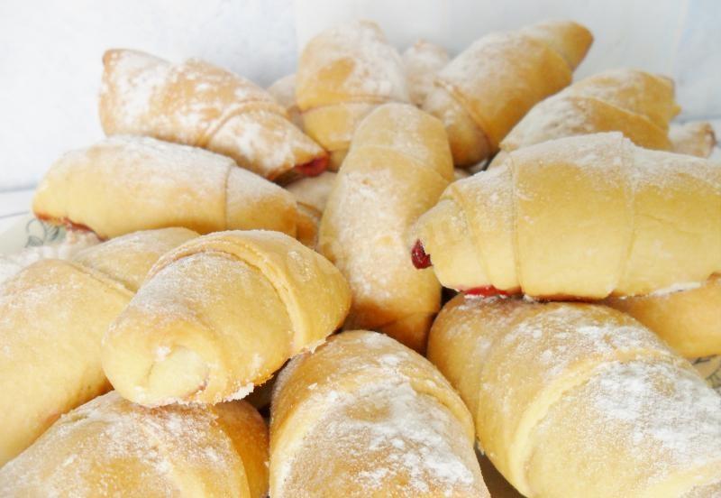 Шаг 22 приготовления Рогалики с вишней