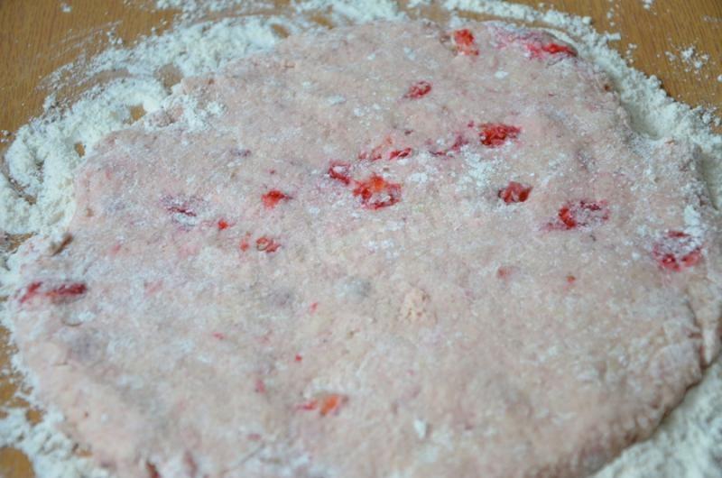 Шаг 8 приготовления Клубничные сконы