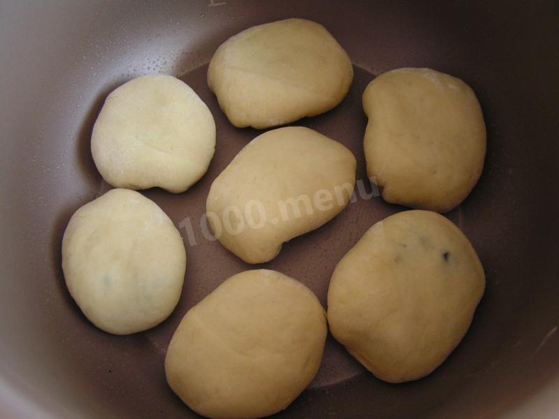 Шаг 7 приготовления Булочки в мультиварке с вареньем к чаю