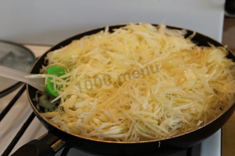 Шаг 16 приготовления Пирог с капустой и мясным фаршем дрожжевой