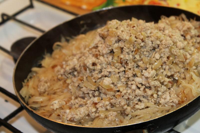 Шаг 20 приготовления Пирог с капустой и мясным фаршем дрожжевой
