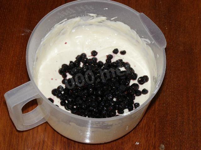 Шаг 8 приготовления Бисквитный черничный кекс